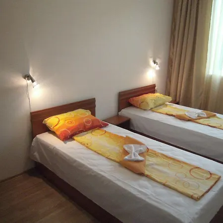 Nicol In Hermes Complex Daire