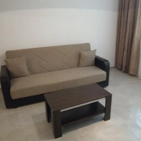 Nicol In Hermes Complex Apartman Napospart