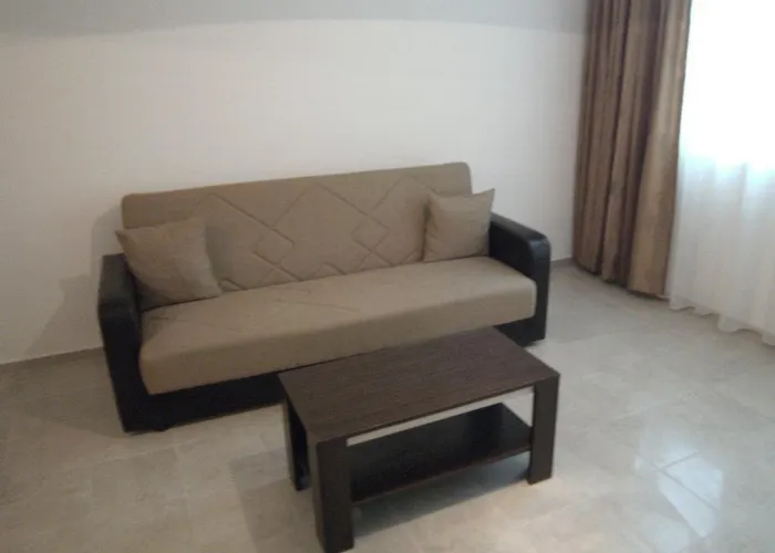 Nicol In Hermes Complex Apartman Napospart