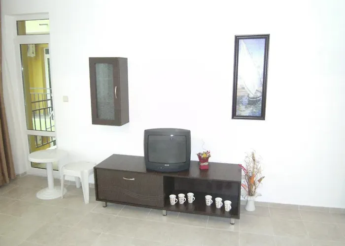 Nicol In Hermes Complex Apartman Napospart