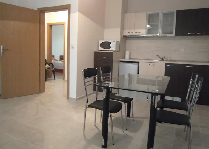 Nicol In Hermes Complex Apartman Napospart